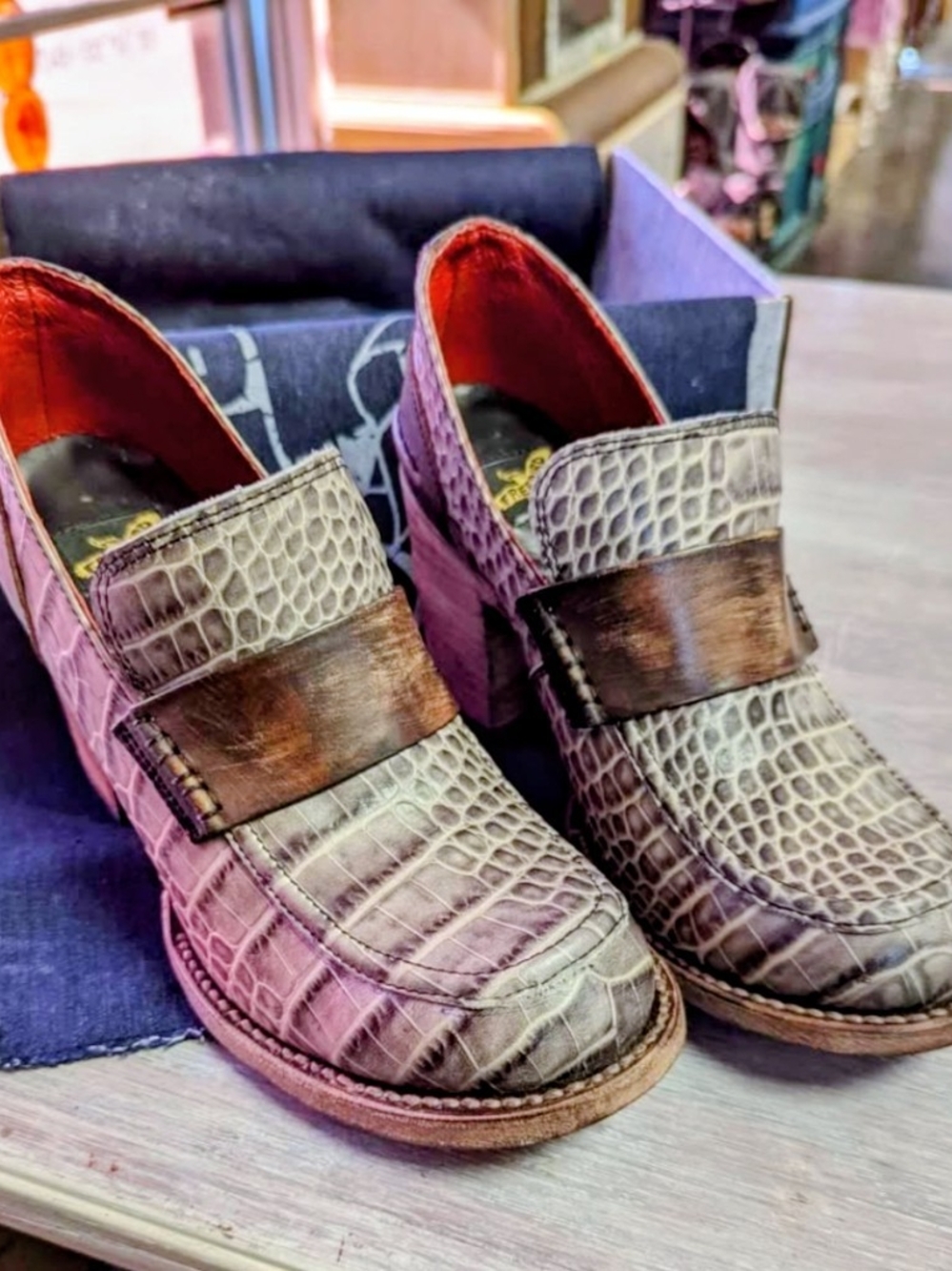 Freebird by Steven Bellevue Heeled Loafers Stone Croc Leather Size [Size 8]
